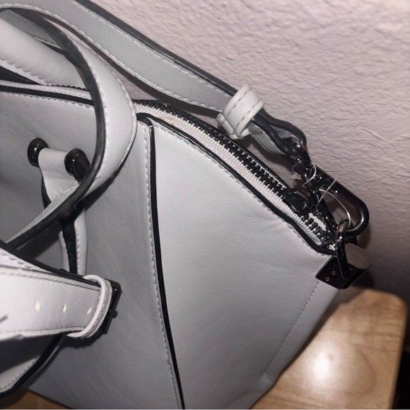 Structured Large Light Gray Satchel Handbag with Shoulder Strap, Crossbody - Picture 6 of 11